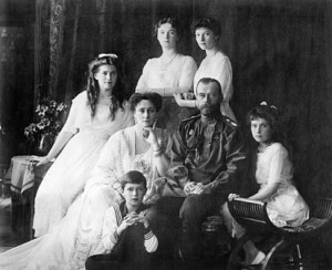 Family_Nicholas_II_of_Russia_ca._1914